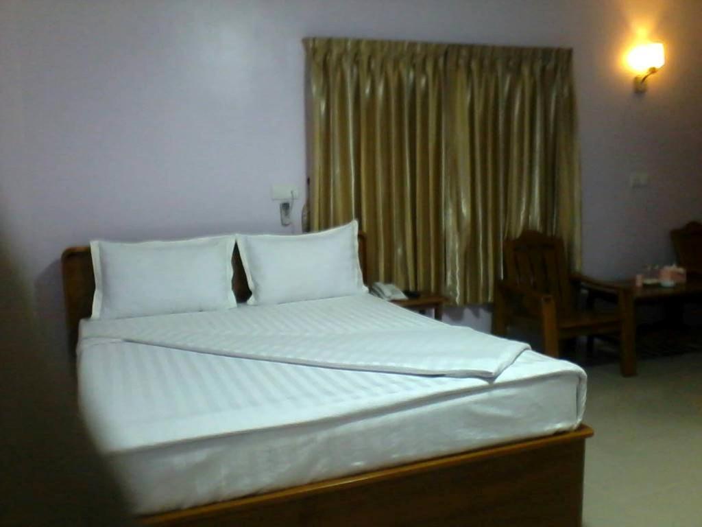 Aung Tha Pyay Hotel 3 Yangon Rom bilde